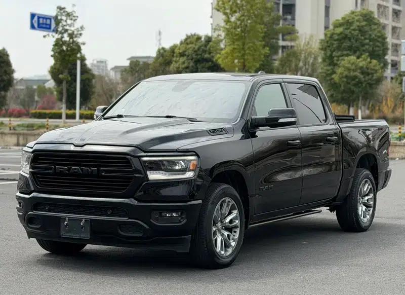 RAM Trucks 2019 5.7L Parallel Import — миниатюра 1