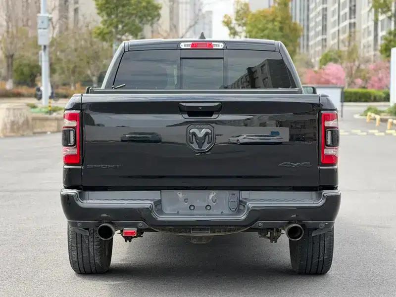 RAM Trucks 2019 5.7L Parallel Import — миниатюра 3