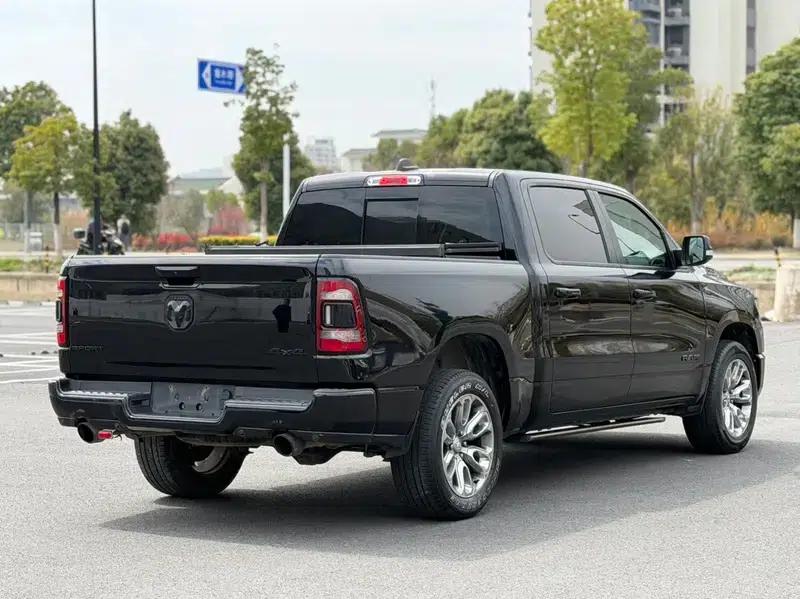 RAM Trucks 2019 5.7L Parallel Import — миниатюра 4