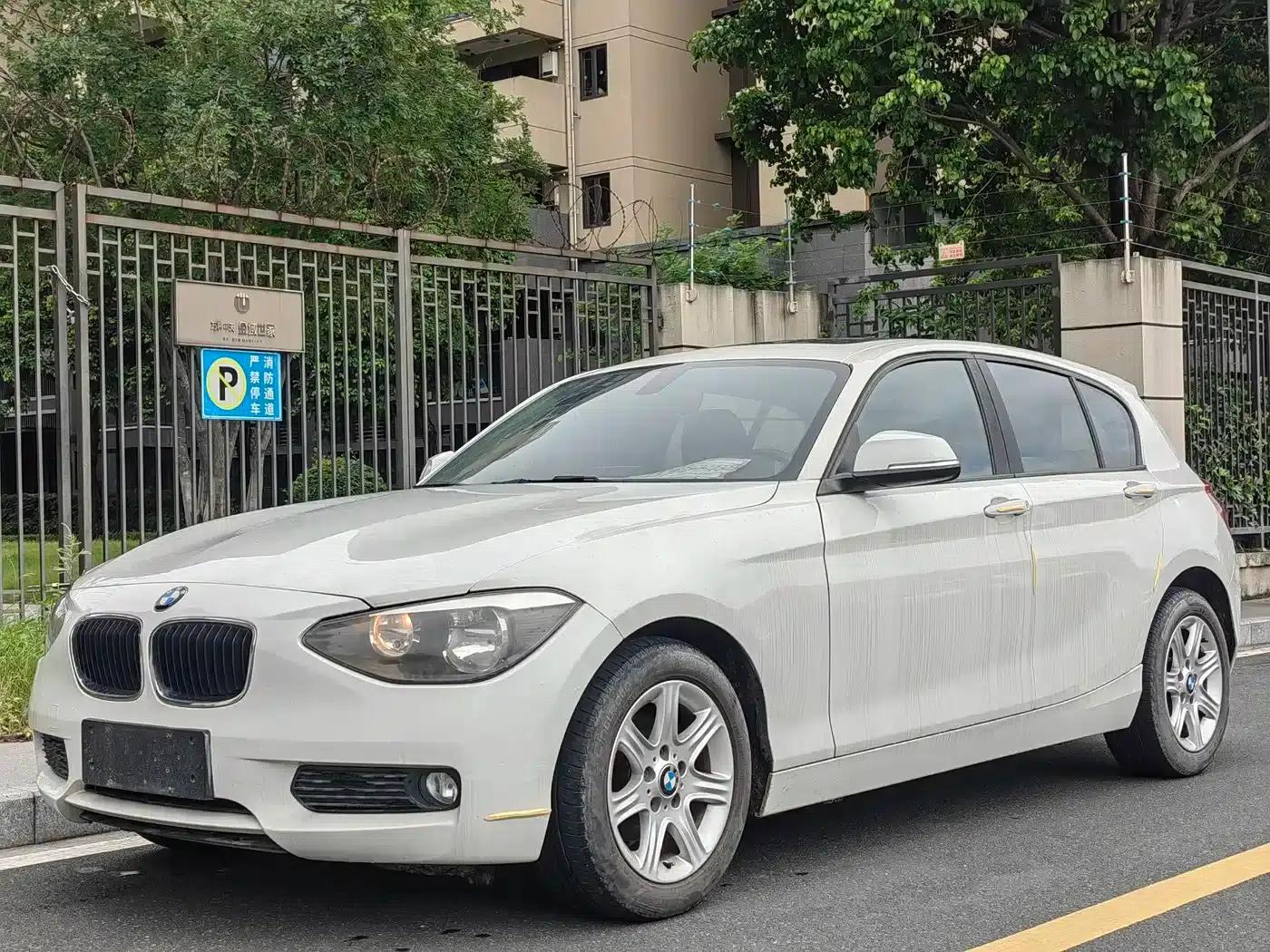 2013 BMW 1 Series (Imported) Facelift 116i Leading Edition — миниатюра 1