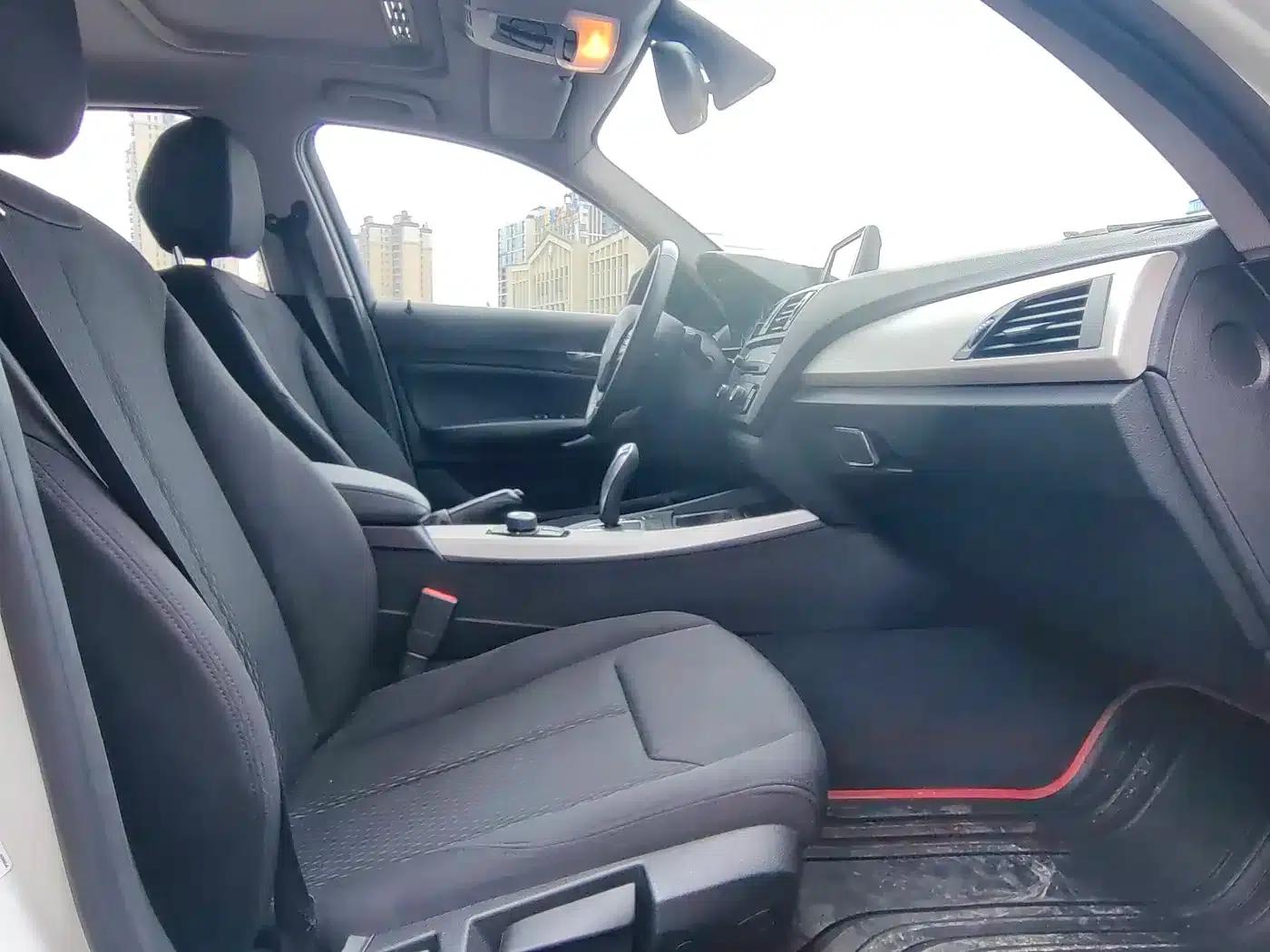 2013 BMW 1 Series (Imported) Facelift 116i Leading Edition — миниатюра 11