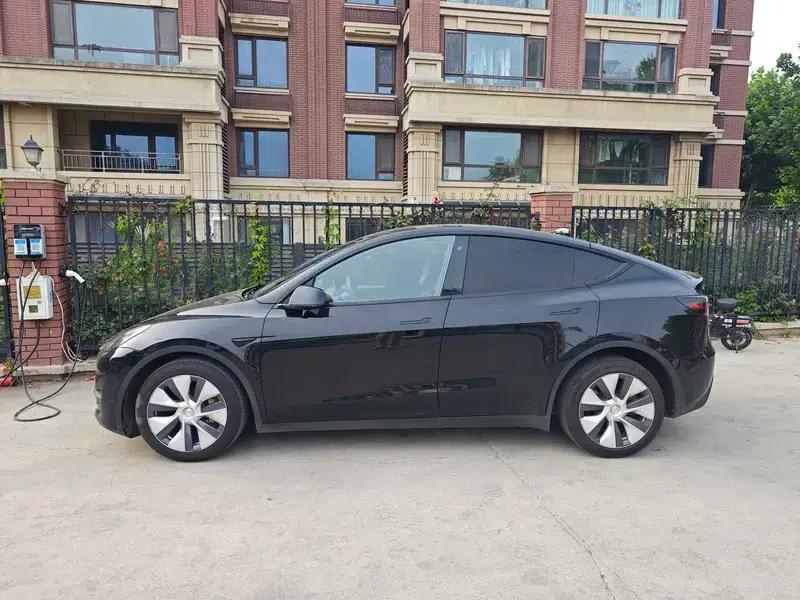 Model Y 2022 Long Range All-Wheel Drive — миниатюра 3