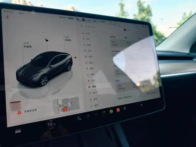 Model Y 2023 Long Range All-Wheel Drive — миниатюра 11