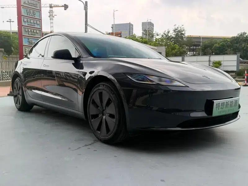 Model 3 2023 Rear-Wheel Drive — миниатюра 3