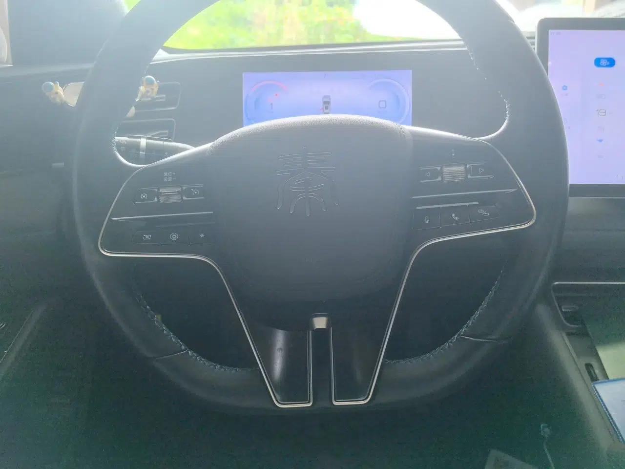 BYD Qin L 2024 DM-i 120KM Leading Model — миниатюра 10