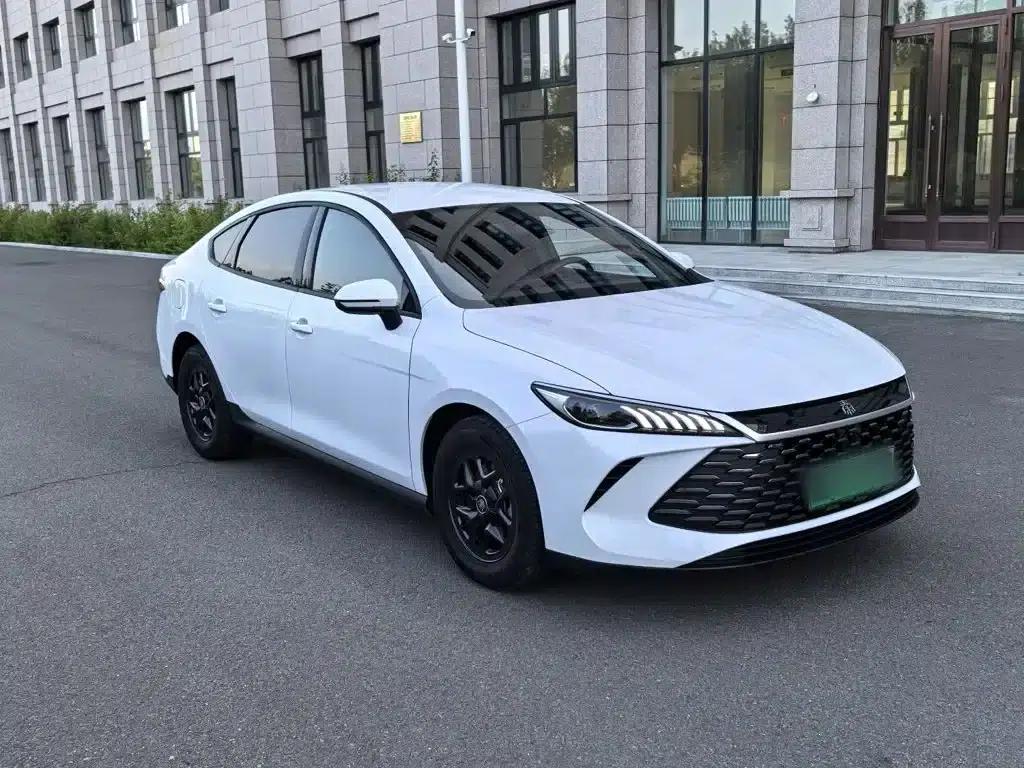 Qin PLUS 2025 DM-i Intelligent Driving Edition 55KM Leading Model — миниатюра 25