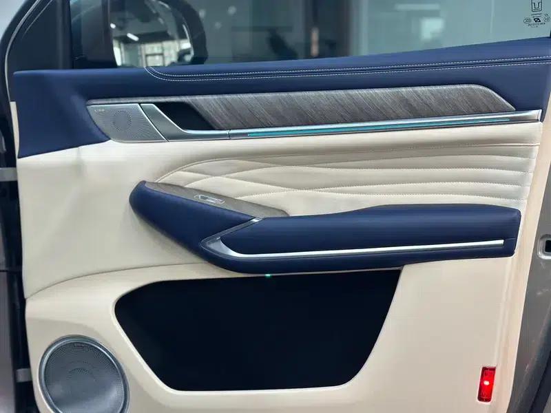 Tank 500 2022 Business Edition, 5-seater — миниатюра 7