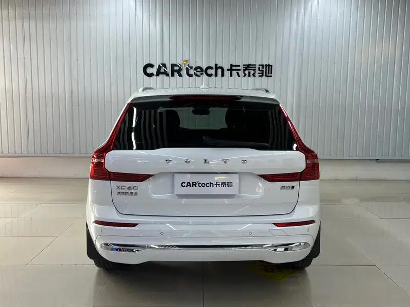 2022 Volvo XC60 B5 AWD Inscription Luxury Edition — миниатюра 5