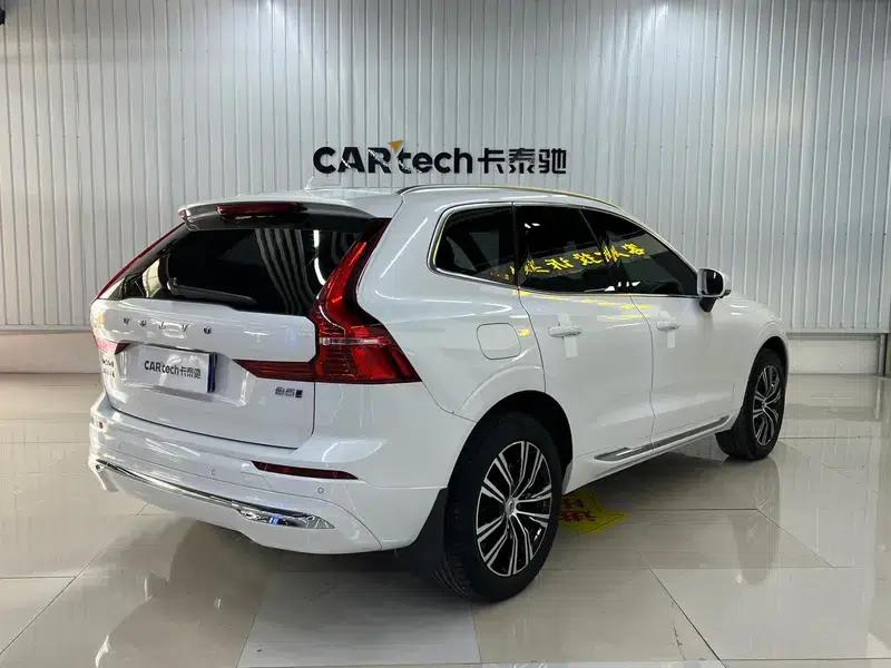 2022 Volvo XC60 B5 AWD Inscription Luxury Edition — миниатюра 6