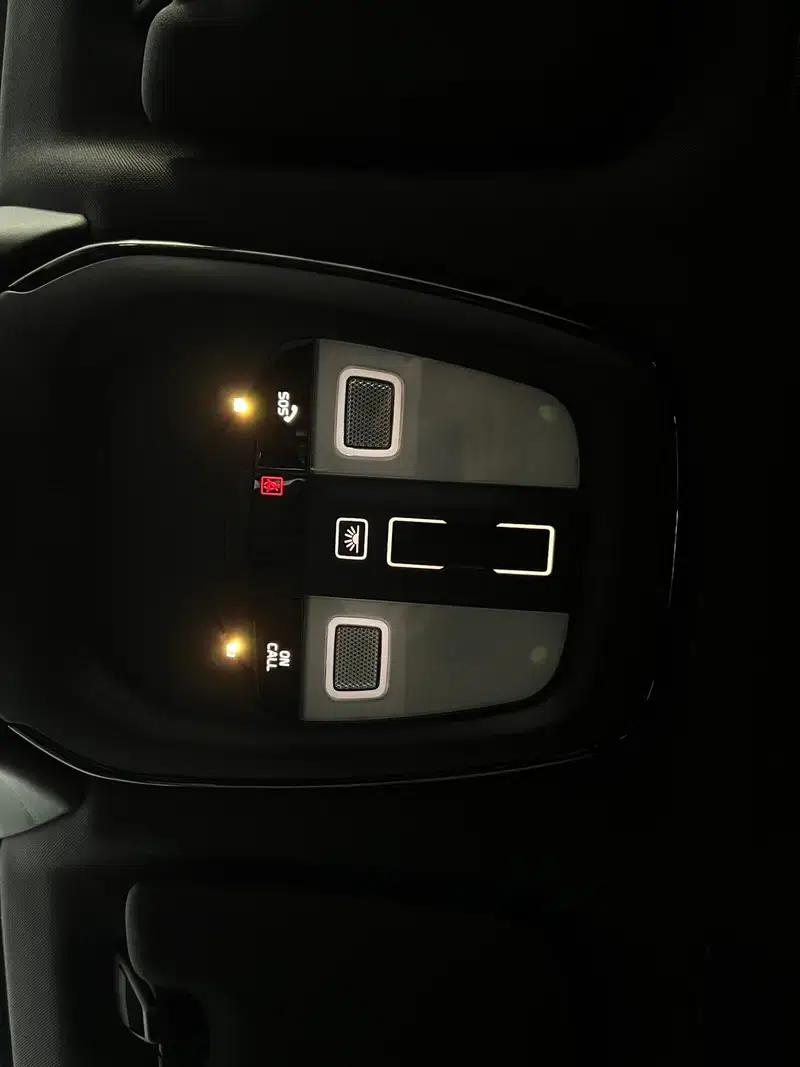 2022 Volvo XC60 B5 AWD Inscription Luxury Edition — миниатюра 8