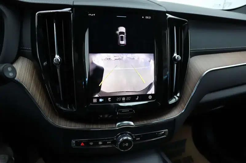 2025 Volvo XC60 B5 AWD Inscription Luxury Edition — миниатюра 13