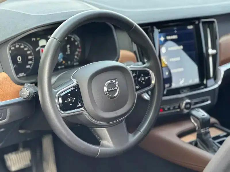 2020 Volvo S90 T5 Inscription Luxury Edition — миниатюра 9