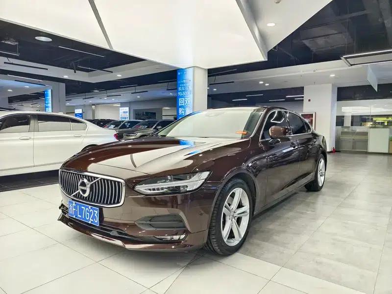 2018 Volvo S90 T4 Smart Edition — миниатюра 1