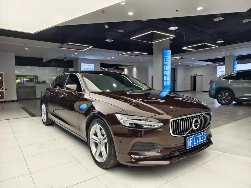 2018 Volvo S90 T4 Smart Edition — миниатюра 3