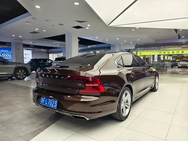 2018 Volvo S90 T4 Smart Edition — миниатюра 7