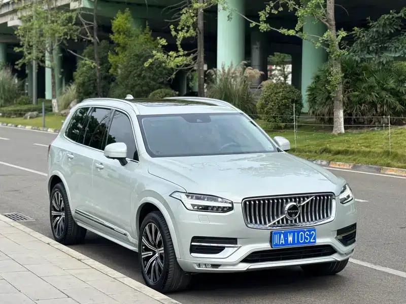 2020 Volvo XC90 T6 AWD Inscription Luxury Edition 7-seater — миниатюра 3