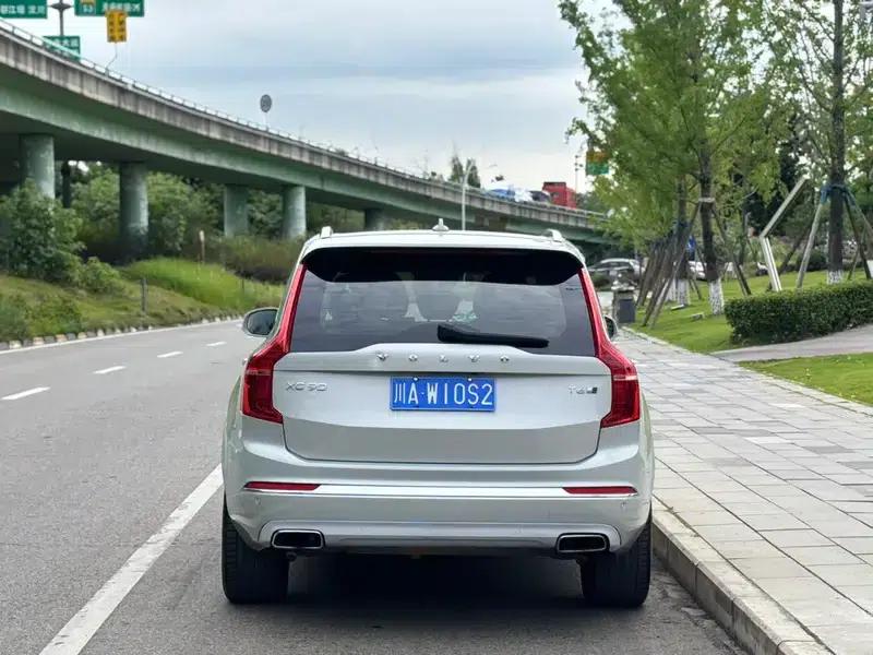 2020 Volvo XC90 T6 AWD Inscription Luxury Edition 7-seater — миниатюра 5