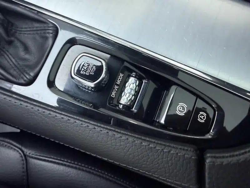 2018 Volvo XC90 T6 Smart Edition 5-seater — миниатюра 9