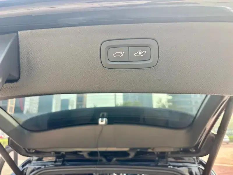 2021 Volvo XC90 B5 Smart Luxury Edition 7-seater — миниатюра 13