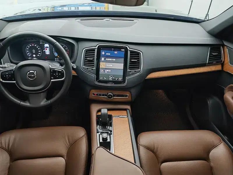 2021 Volvo XC90 B5 Smart Luxury Edition 5-seater — миниатюра 11