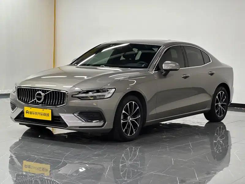 2022 Volvo S60 B4 Smart Luxury Edition — миниатюра 1