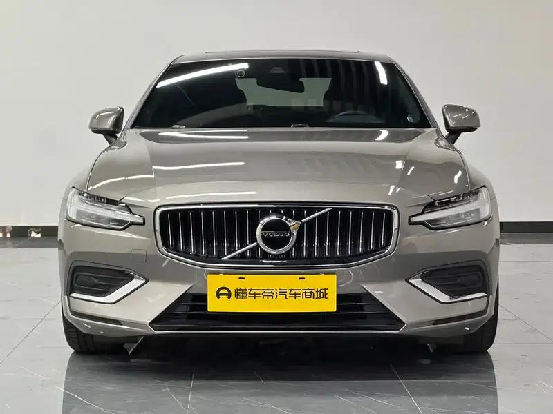 2022 Volvo S60 B4 Smart Luxury Edition — миниатюра 2
