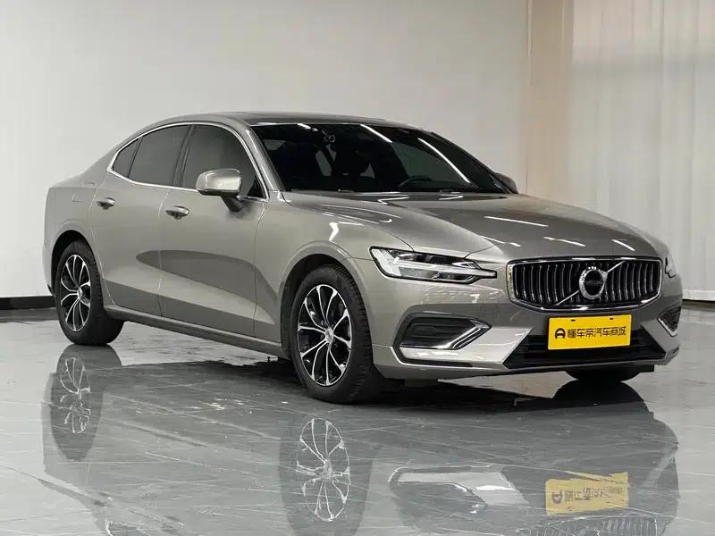 2022 Volvo S60 B4 Smart Luxury Edition — миниатюра 3