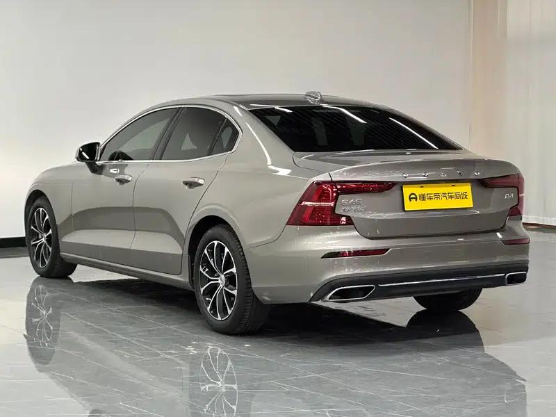 2022 Volvo S60 B4 Smart Luxury Edition — миниатюра 5
