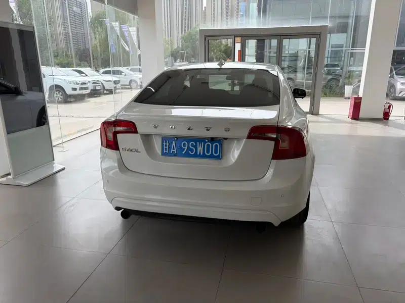 2017 Volvo S60 S60L T3 Smart Edition — миниатюра 3