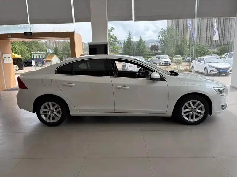 2017 Volvo S60 S60L T3 Smart Edition — миниатюра 5