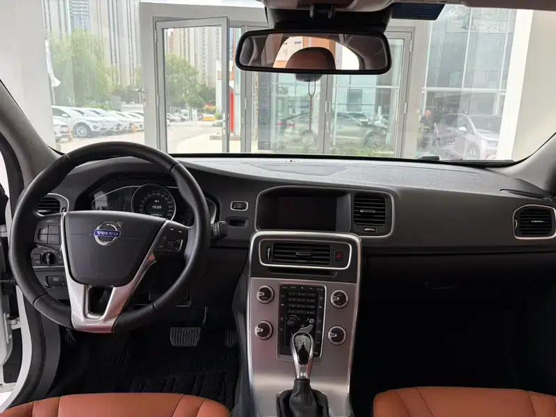 2017 Volvo S60 S60L T3 Smart Edition — миниатюра 8