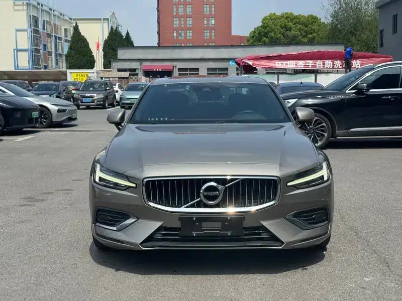 2020 Volvo S60 T4 Inscription Luxury Edition — миниатюра 2