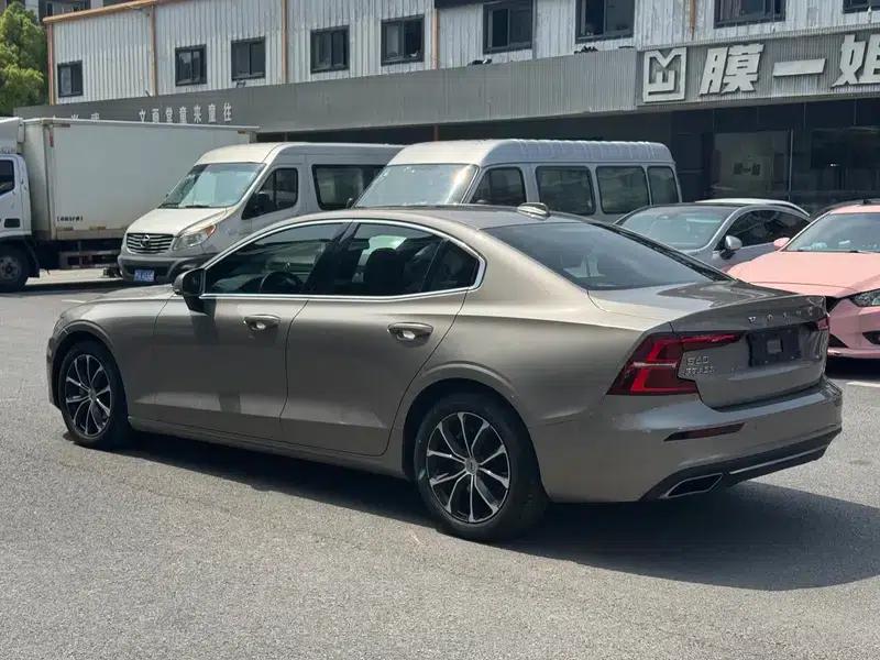 2020 Volvo S60 T4 Inscription Luxury Edition — миниатюра 4