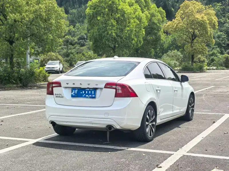 2018 Volvo S60 S60L T3 Smart Edition — миниатюра 5