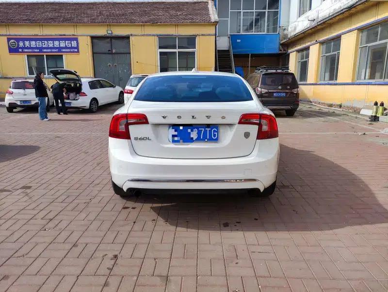 2014 Volvo S60 S60L 2.0T Smart Edition — миниатюра 5