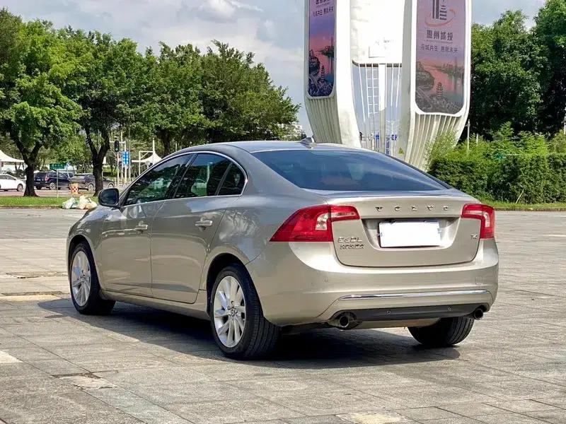 2015 Volvo S60 S60L 2.0T Smart Edition — миниатюра 4