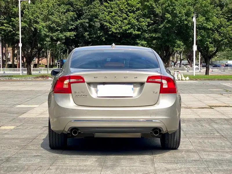 2015 Volvo S60 S60L 2.0T Smart Edition — миниатюра 5