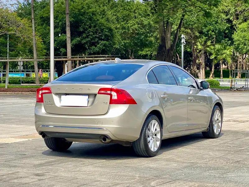 2015 Volvo S60 S60L 2.0T Smart Edition — миниатюра 6