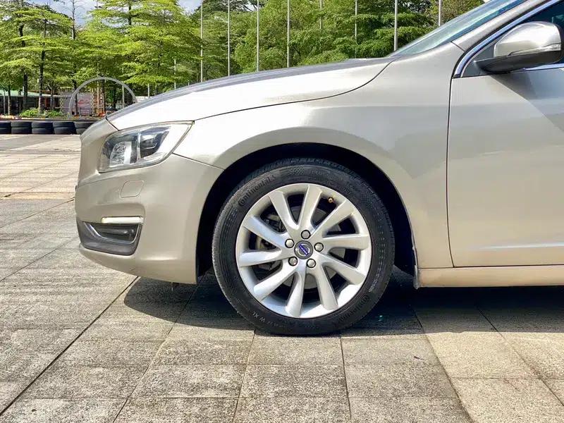 2015 Volvo S60 S60L 2.0T Smart Edition — миниатюра 9