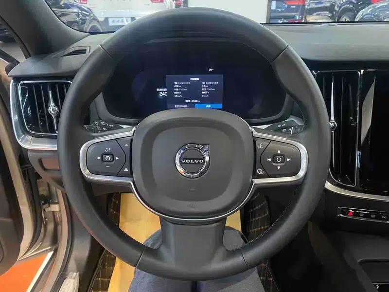 2025 Volvo S60 B4 Smart Luxury Edition — миниатюра 11