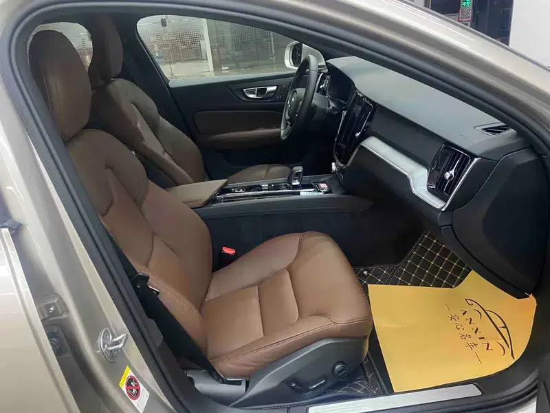 2025 Volvo S60 B4 Smart Luxury Edition — миниатюра 15