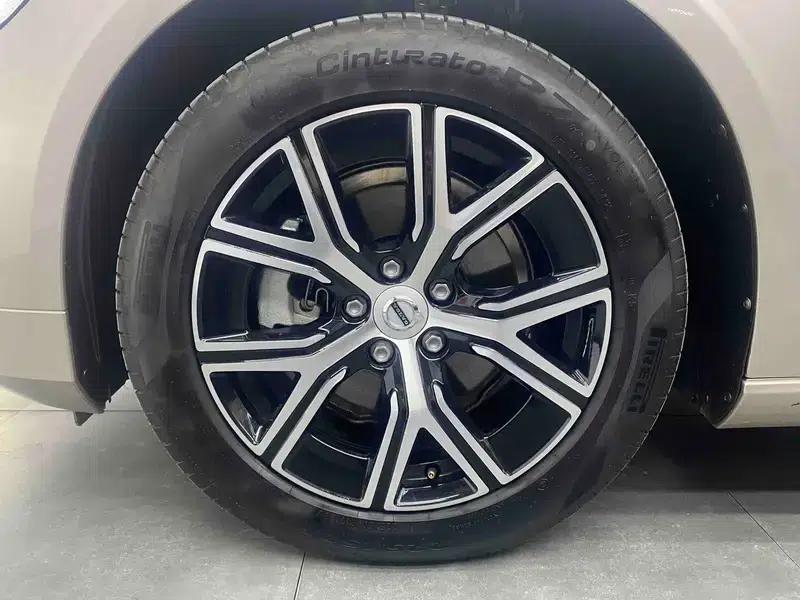 2025 Volvo S60 B4 Smart Luxury Edition — миниатюра 7