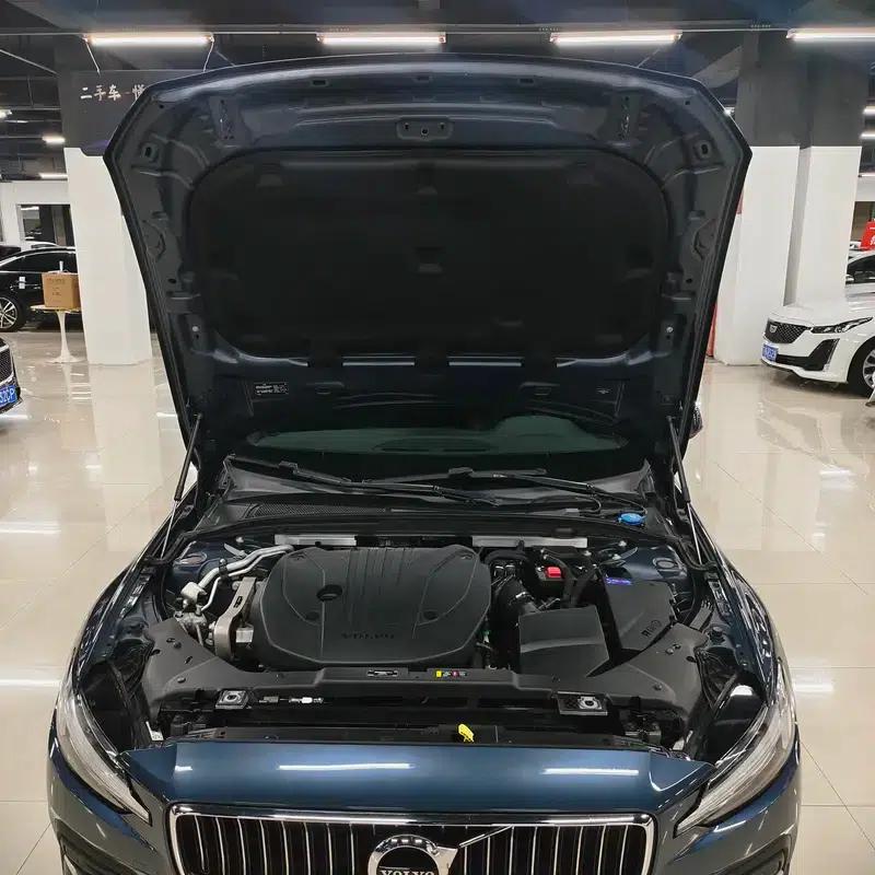 2022 Volvo S60 B4 Smart Luxury Edition — миниатюра 5