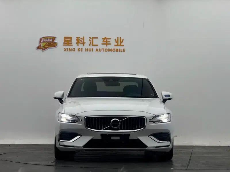 2022 Volvo S60 B4 Smart Luxury Edition — миниатюра 2