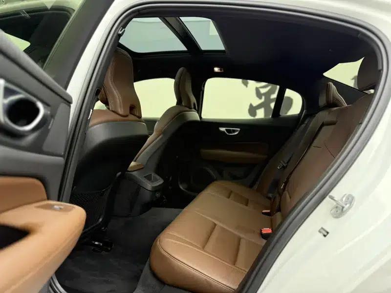 2022 Volvo S60 B4 Smart Luxury Edition — миниатюра 12