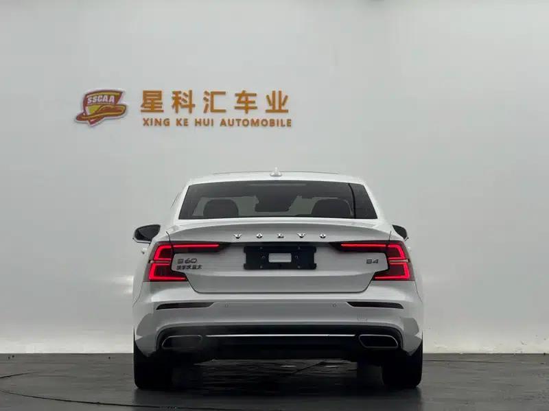 2022 Volvo S60 B4 Smart Luxury Edition — миниатюра 5