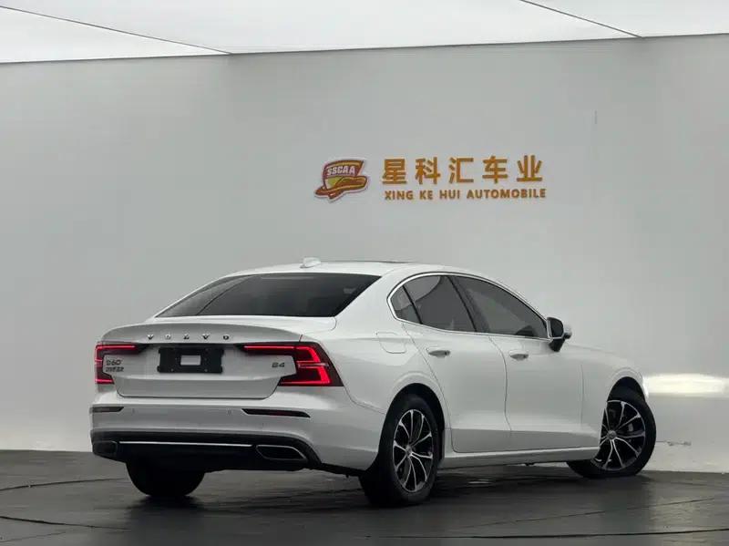 2022 Volvo S60 B4 Smart Luxury Edition — миниатюра 6