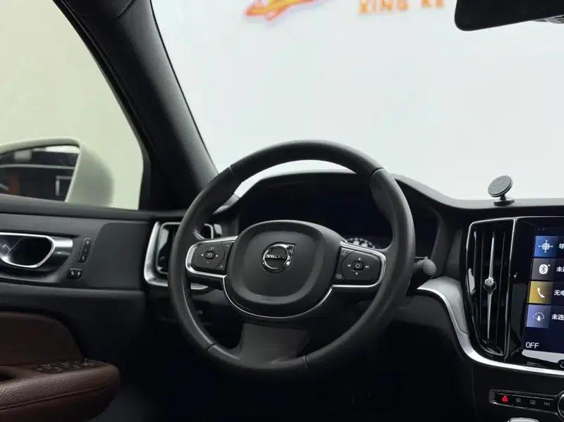 2022 Volvo S60 B4 Smart Luxury Edition — миниатюра 9