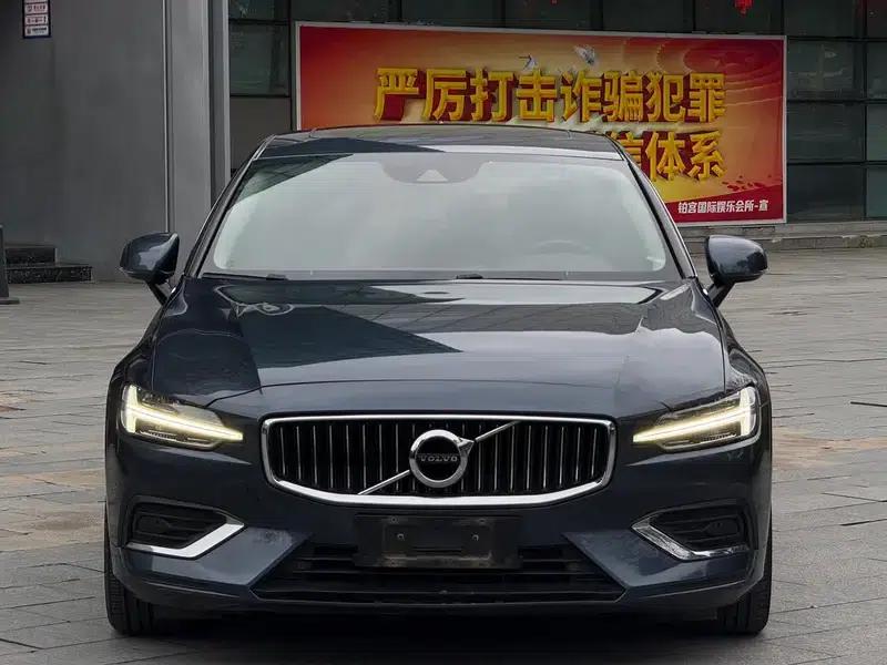 2020 Volvo S60 T4 Inscription Luxury Edition — миниатюра 2