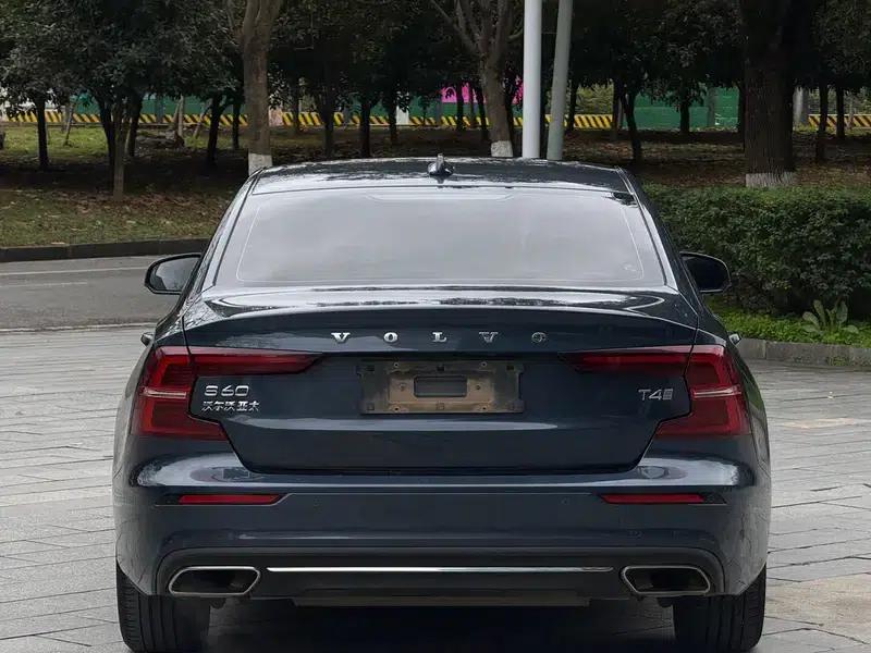2020 Volvo S60 T4 Inscription Luxury Edition — миниатюра 6